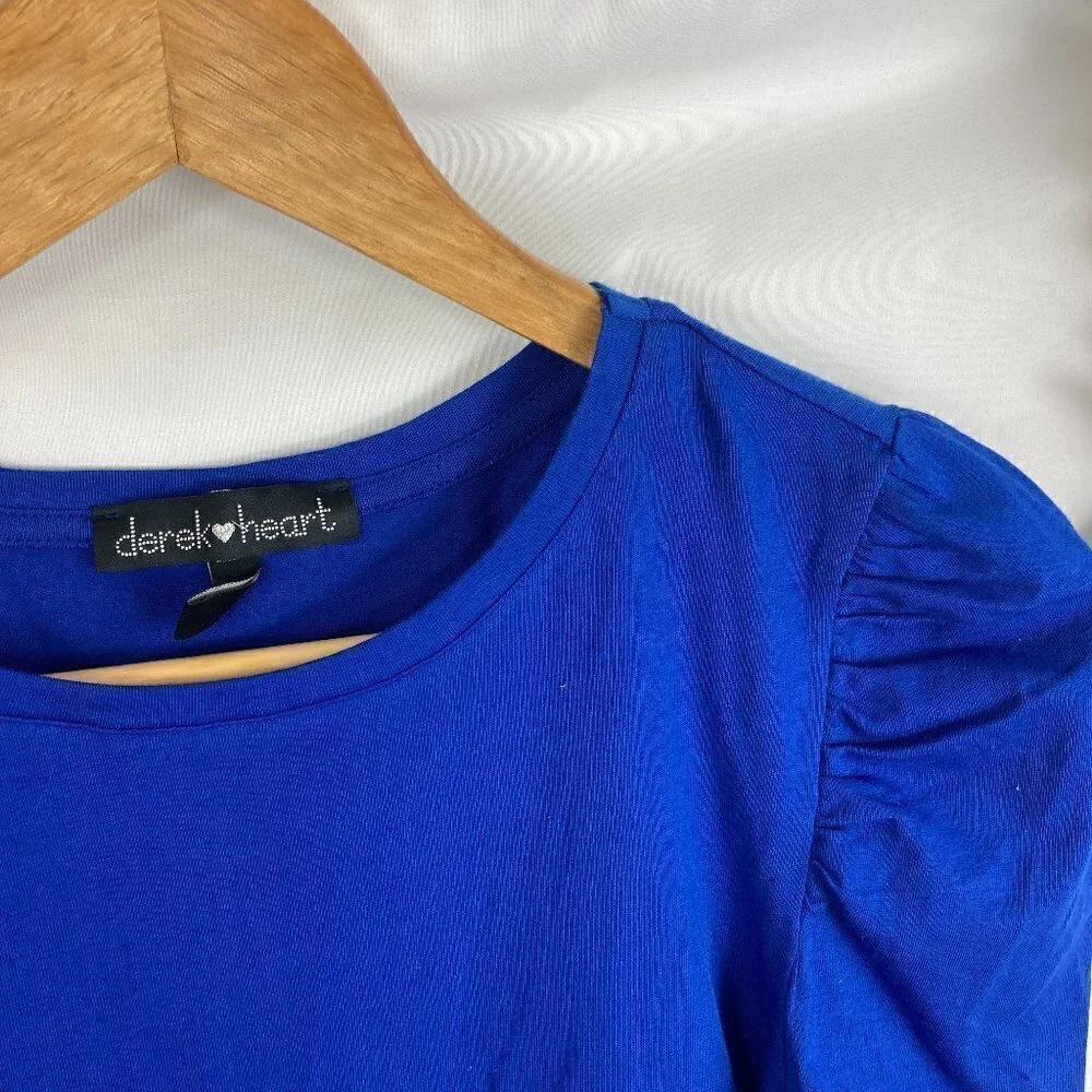 4/$25 NWT Derek Heart pleated shoulder shirt